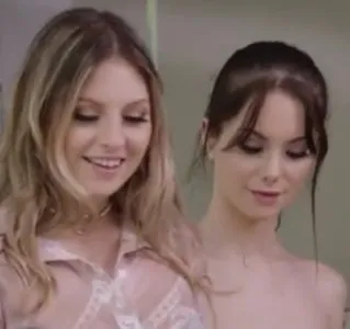 dont be shy come and say hi Rebecca Volpetti Liz Ocean